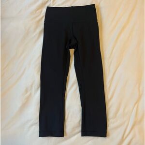 Lululemon Wunder Under capri leggings